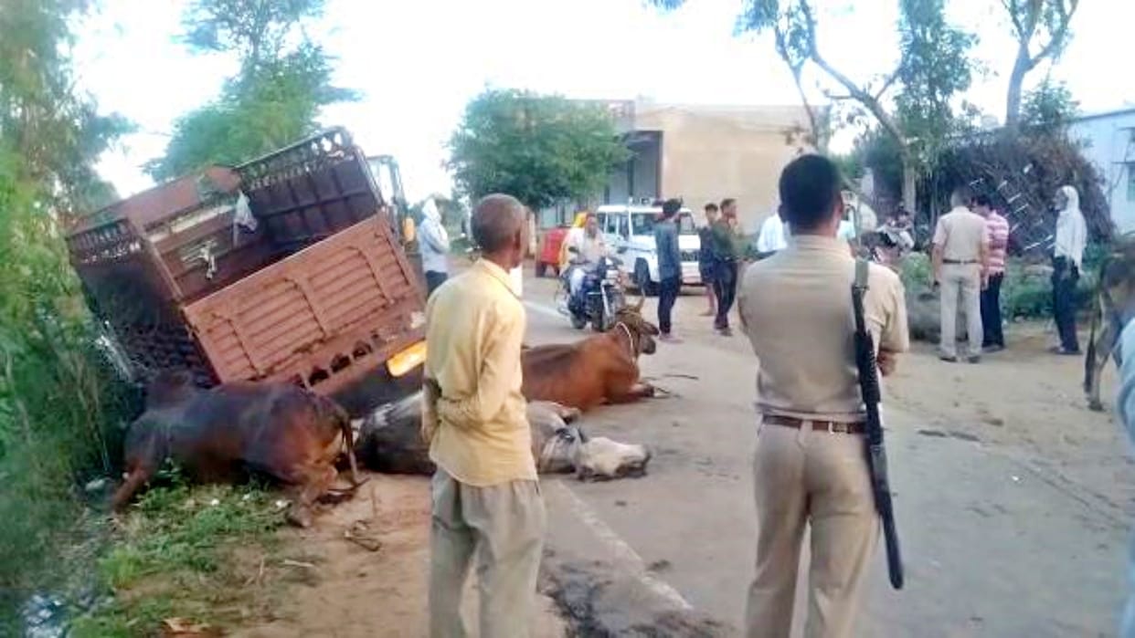 Firing between cow smugglers and police in Alwar Balawas