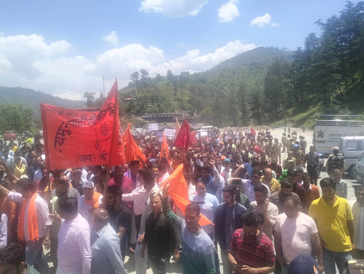 Uttarkashi Minor abduction Case Traders protested by closing market on the call of Hindu Jagriti Organization