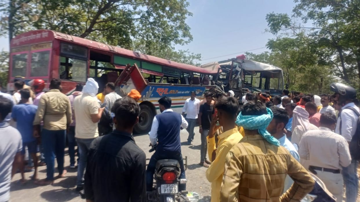 Azamgarh bus accident There was hue and cry everywhere pictures are painful