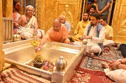 Police keep eye on Urban Naxalites CM Yogi said in Varanasi  tainted person should not get any contract