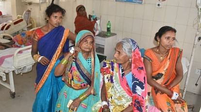 Unnao: खाना खाते ही 35 महिलाओं की तबीयत बिगड़ी, छिपकली गिरने की आशंका, डॉक्टर बोले- 19 की हालत गंभीर health of 35 women deteriorated after eating food, vomiting and diarrhea became ill, condition of 19 is seriou