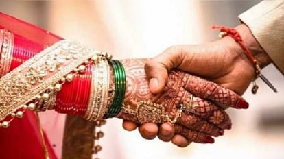 Gwalior: Husband and wife were divorced in a domestic dispute eight years ago, now they will be together again