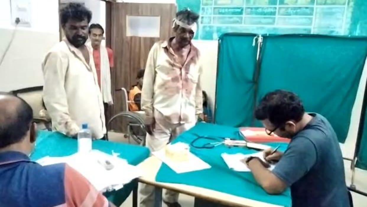 Eight people injured in dispute over money in Khargone