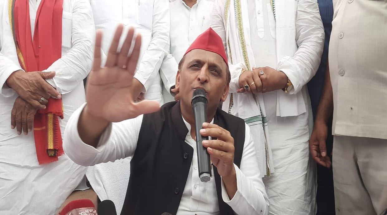 Akhilesh Yadav in azamgarh upset over Odisha train accident said 3 trains fought in triple engine government