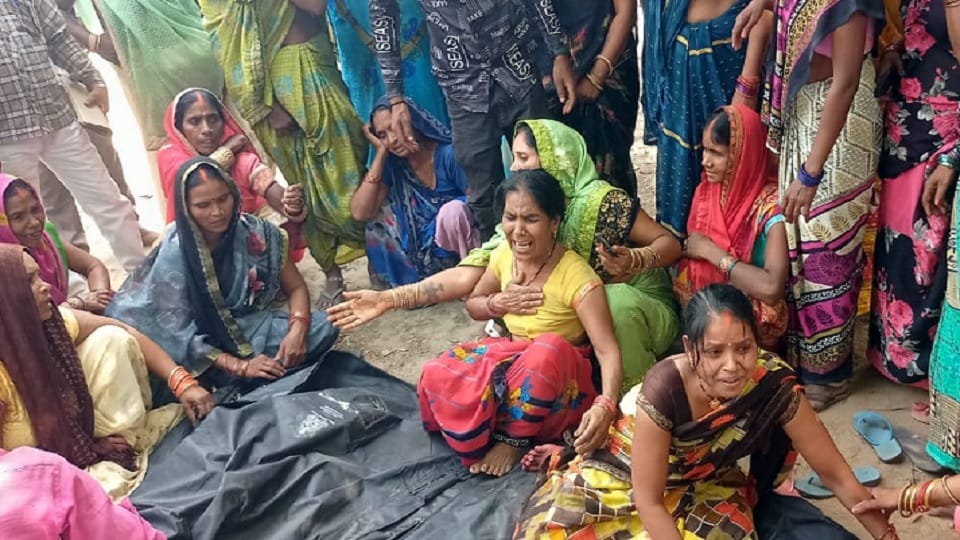 Mother-daughter died in a painful road accident in Basti