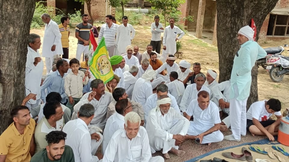 Farmers of four villages started an indefinite sit-in in Agroha of Hisar