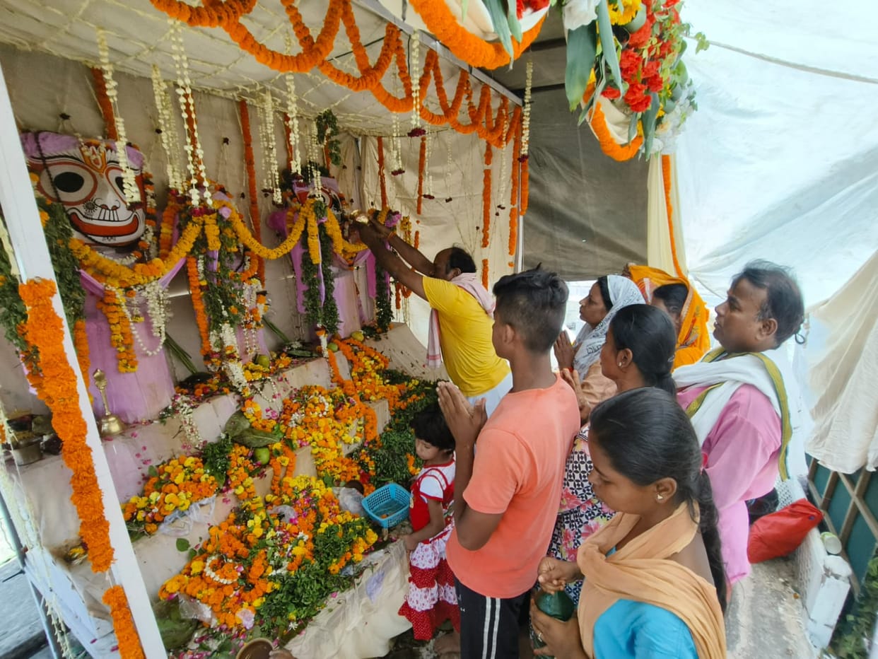 Varanasi Jalabhishek of Lord Jagannath, Subhadra and Balabhadra on the Shukla Paksha of Jyestha month, Nayana
