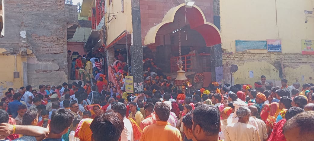 Jyeshtha Purnima 2023: Thousands of devotees gathered in the temple of Maa Vindhyavasini on the full moon day