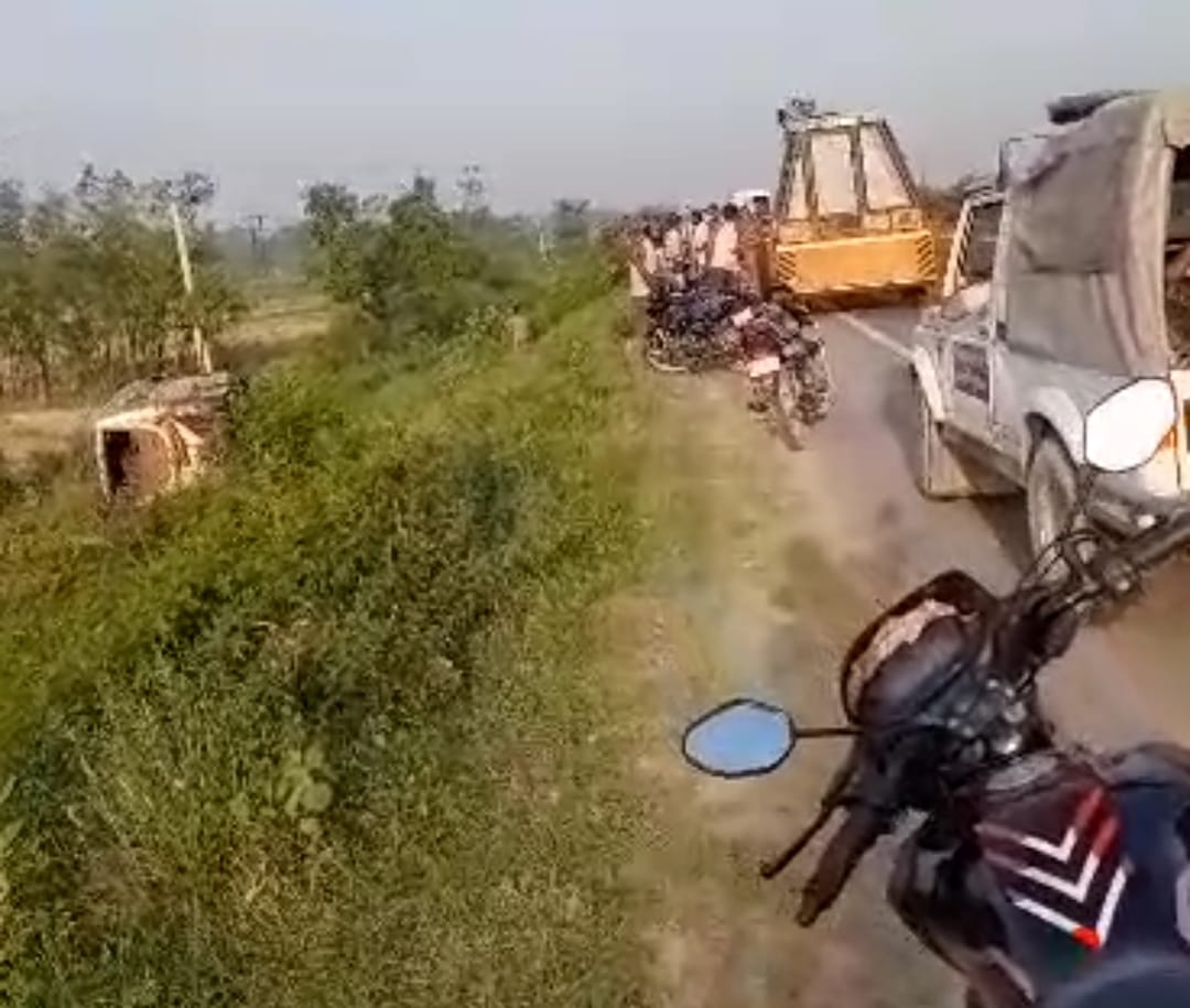 Bihar News: Inter state bus fell into 20 feet pit on NH, three dozen injured, one Gujarat passenger died