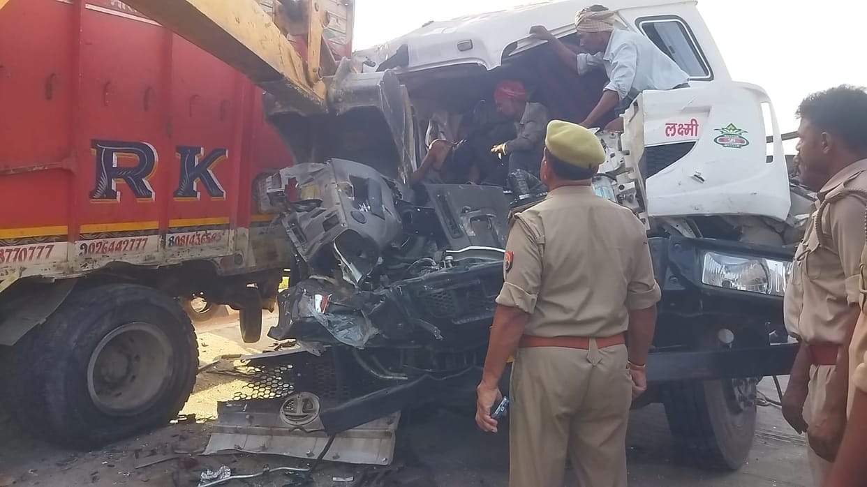 Mau Accident: Uncontrollable trailer full of sand collided with a standing truck, driver died