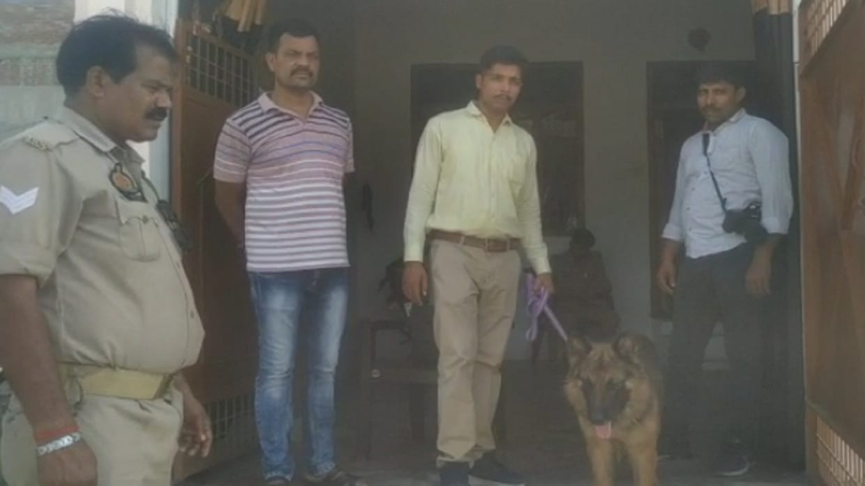 Neighbor had committed the murder, friend was also with him, case of murder of RPF inspector's wife