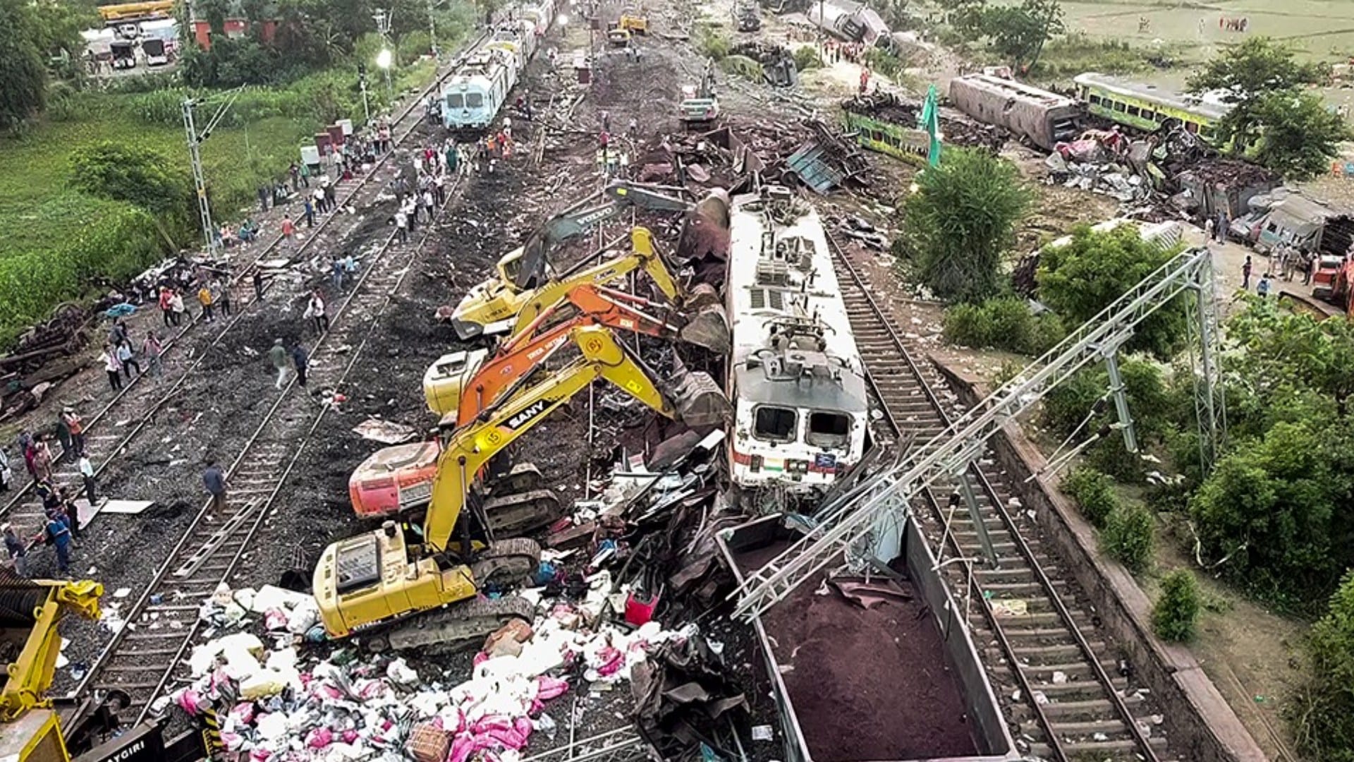 odisha balasore train Accidnet photo story 275 people died more than thousand people injured