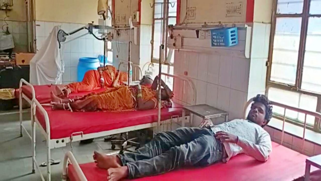In Dholpur Kasganj village, two parties quarrel over a dispute over money