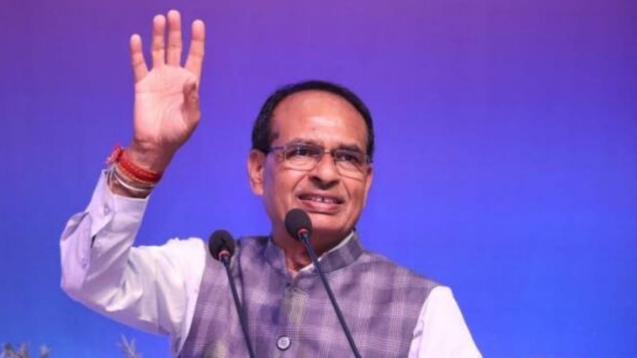 Environment Day Special CM Shivraj resolution start the day with plantation planted 2500 saplings in 833 days