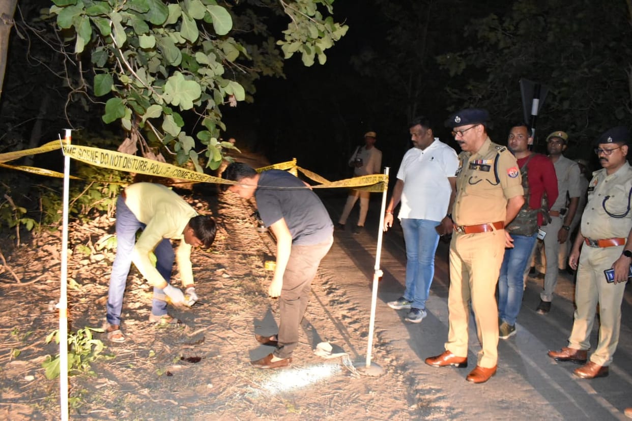 Encounter in Ghazipur Police arrested four vicious miscreants of Buxar one injured in firing