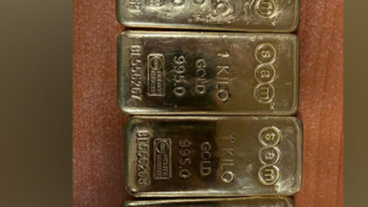DRI seizes 10 kg smuggled gold worth Rs 6.2 crores at Mumbai airport, arrests two persons