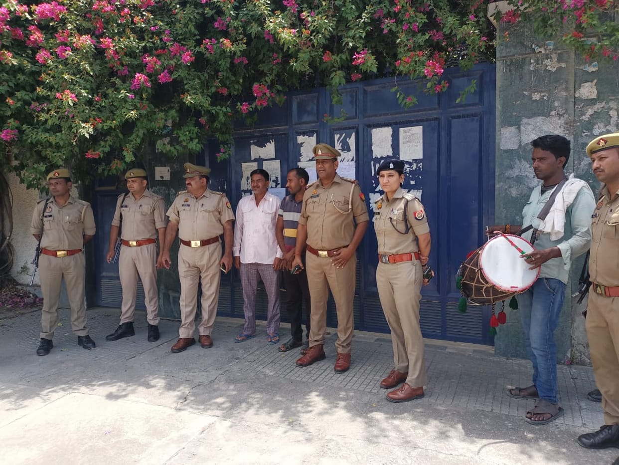 Police pasted attachment notice on house of Haji Iqbal in Saharanpur