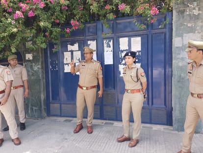 Police pasted attachment notice on house of Haji Iqbal in Saharanpur