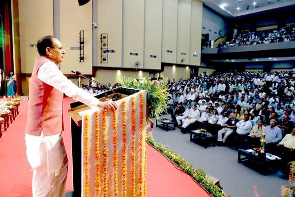MP News: CM Shivraj bole- प्रकृत्री का उस्ट्रोग नहीन, उहन करें, वरना धरती रहेने लिया का रहे नहीं रहे