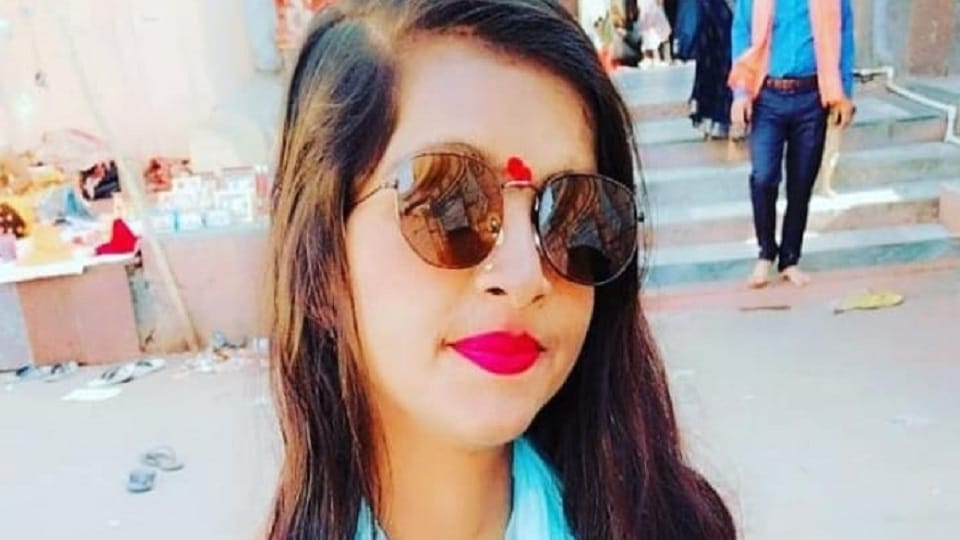 Girl dies after falling from bike while stunting