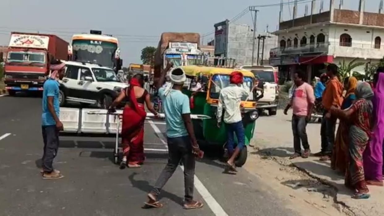 Mob Lynching in Bihar: miscreant fell from bike during snatching from woman, people beat him fiercely;One died
