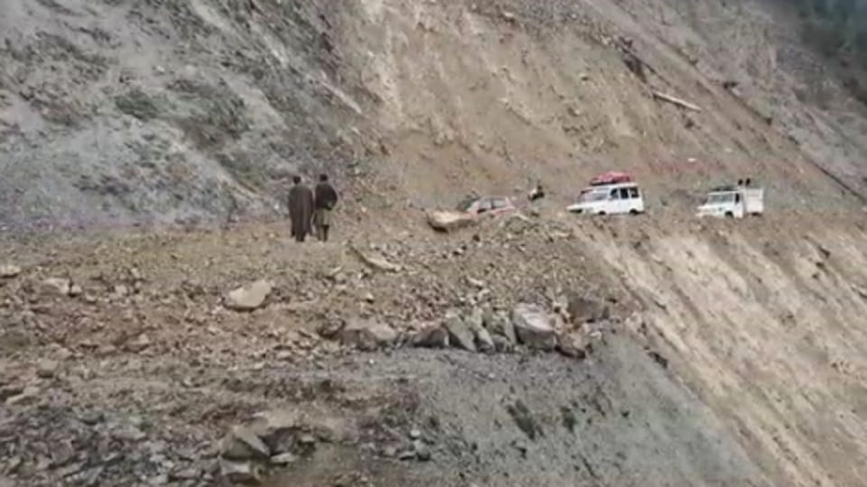 Jammu Kashmir: One way Mughal road opened for traffic after eight days, road closed due to landslide