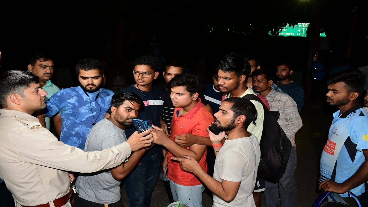 Accident at Sangam: Death came out by touching, the rescued people were seen trembling,