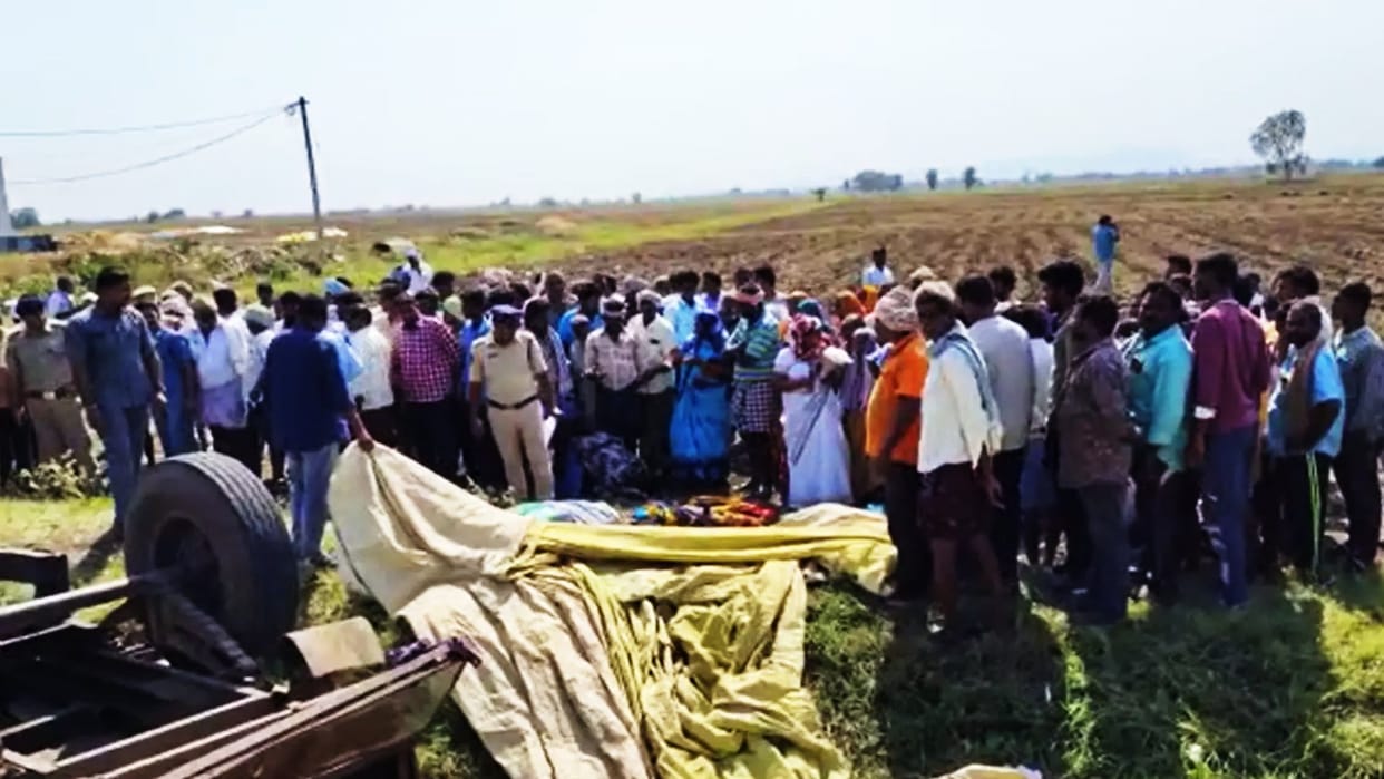 Andhra Pradesh Accident 7 dead 19 injured after speeding tractor turns turtle Latest News Update
