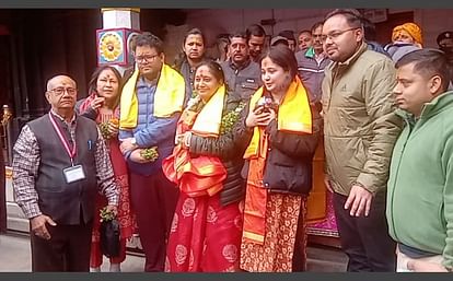 Chardham Yatra 2023 Assembly Speaker Ritu Khanduri visit Badrinath Dham Today