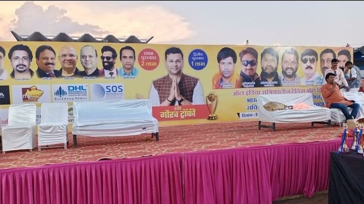 Nehru Stadium: सीएम बोले इंटरनेशनल बनाएंगे, चार दिन बाद लगा नेताओं का मंच, खिलाड़ी मैदान से बाहर