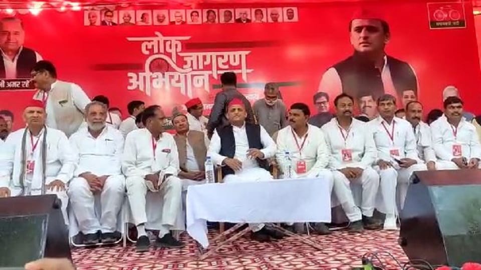 Akhilesh Yadav targeted the government over Balasore train accident
