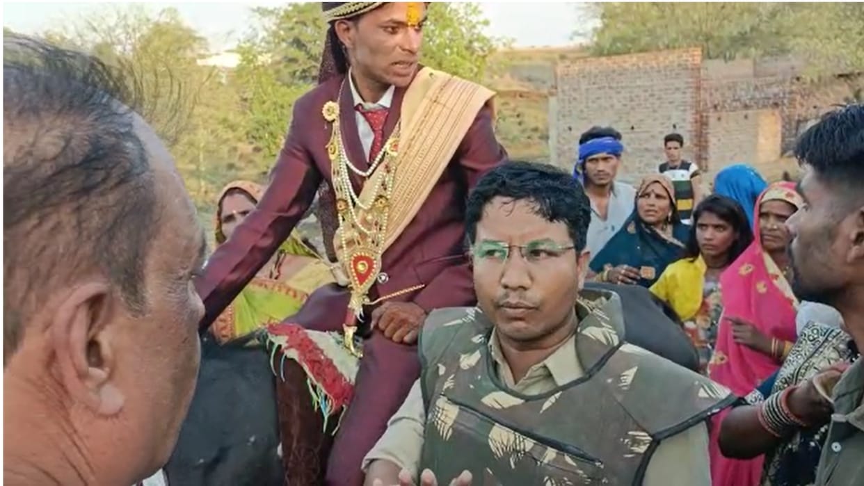 Dalit groom performed Raas while sitting on a horse, the bullies pelted stones, case registered against 50