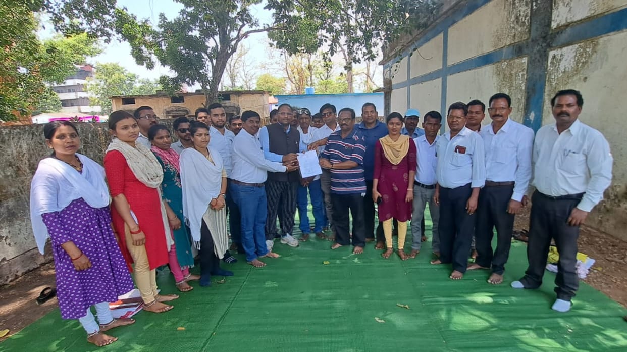 Advocates Association supports Patwaris strike in Bijapur