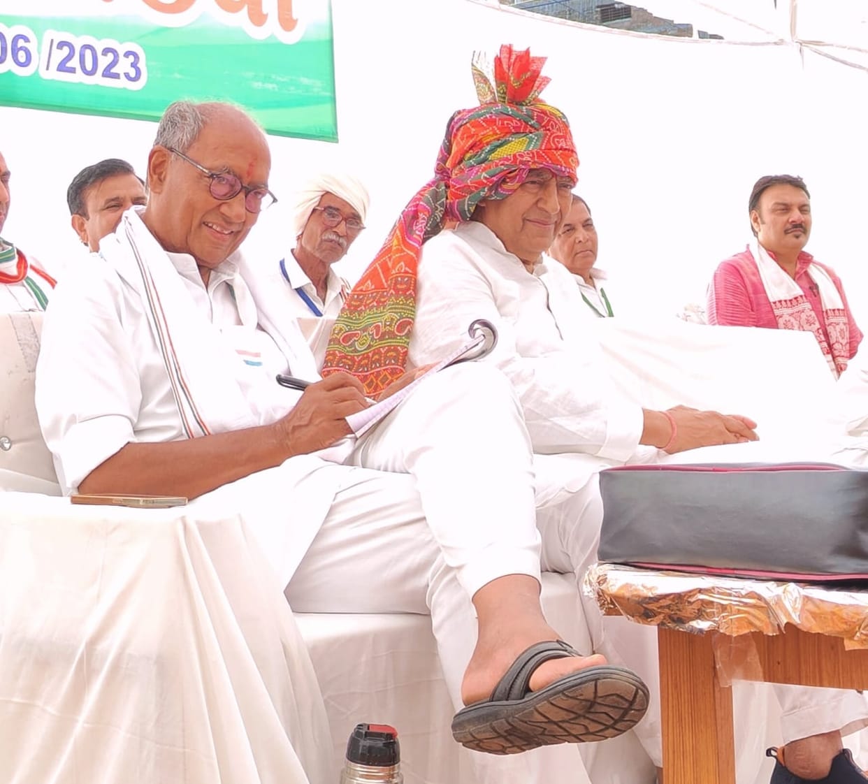 Digvijay Singh's allegation- Shivraj will go to jail if the government with 80 percent commission in the state