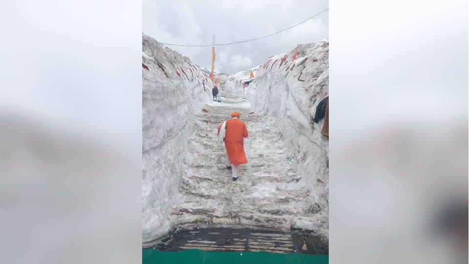 Hemkund Sahib Yatra 2023 temple covered in eight feet of snow happened after 13 years Photos