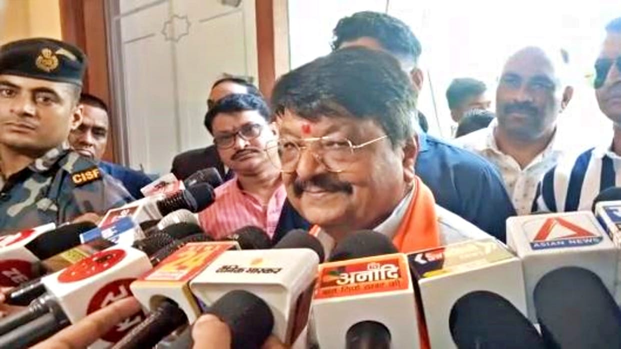 Kailash Vijayvargiya said that Rahul Gandhi is giving birth to a new tradition abroad