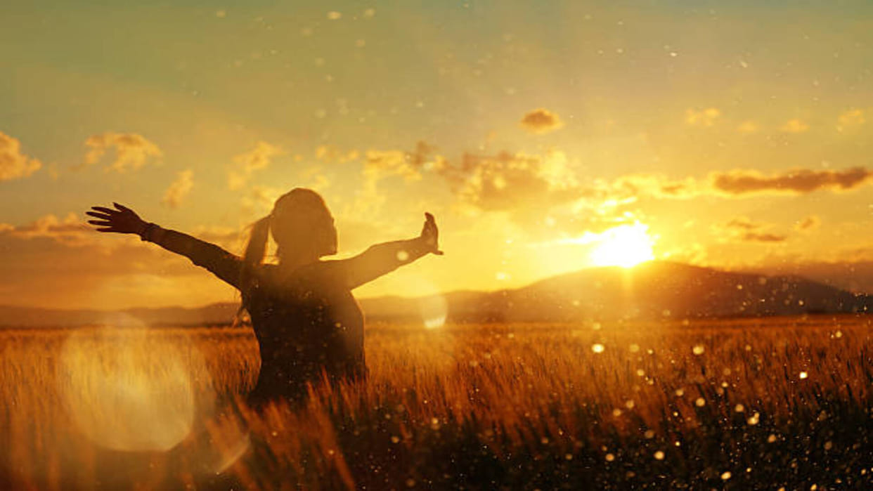 positive thoughts easy mantras to be happy in difficult times in hindi