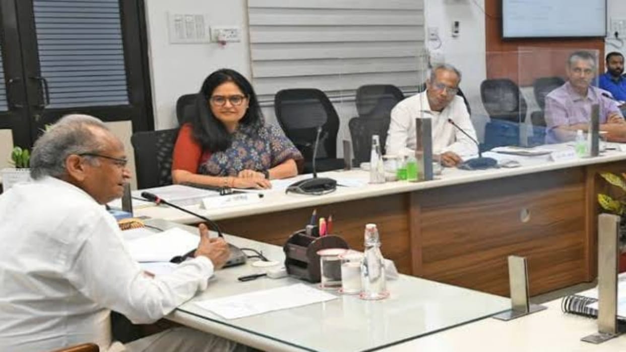 Rajasthan Politics CM Gehlot called cabinet meeting today there may be shocking decisions