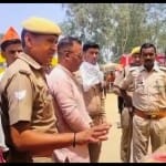 पुलिस ने हटवाईं दुकानें