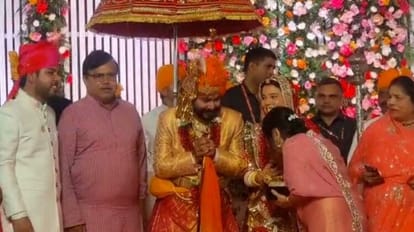 Mp News: केंद्रीय मंत्री नरेंद्र सिंह तोमर की बेटी की शादी, देशभर के 100 से अधिक बड़ी राजनीतिक हस्तियां हुई शामिल
