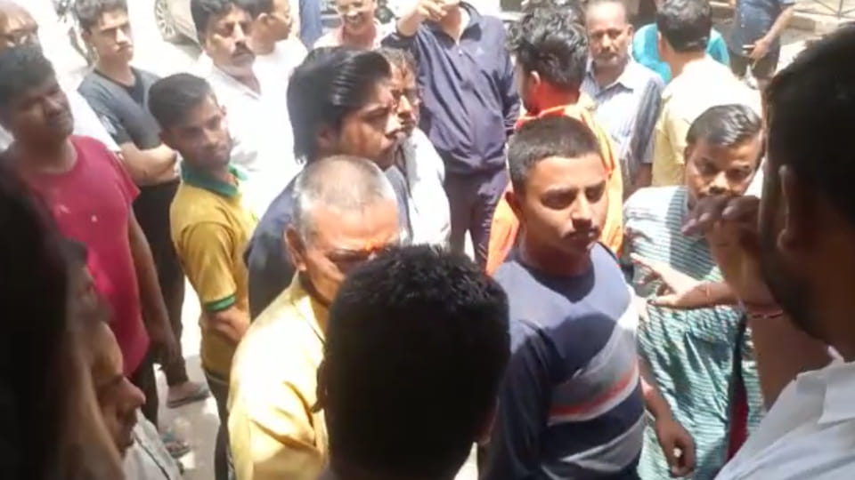 Young man of other community molested girl returning from temple in Agra