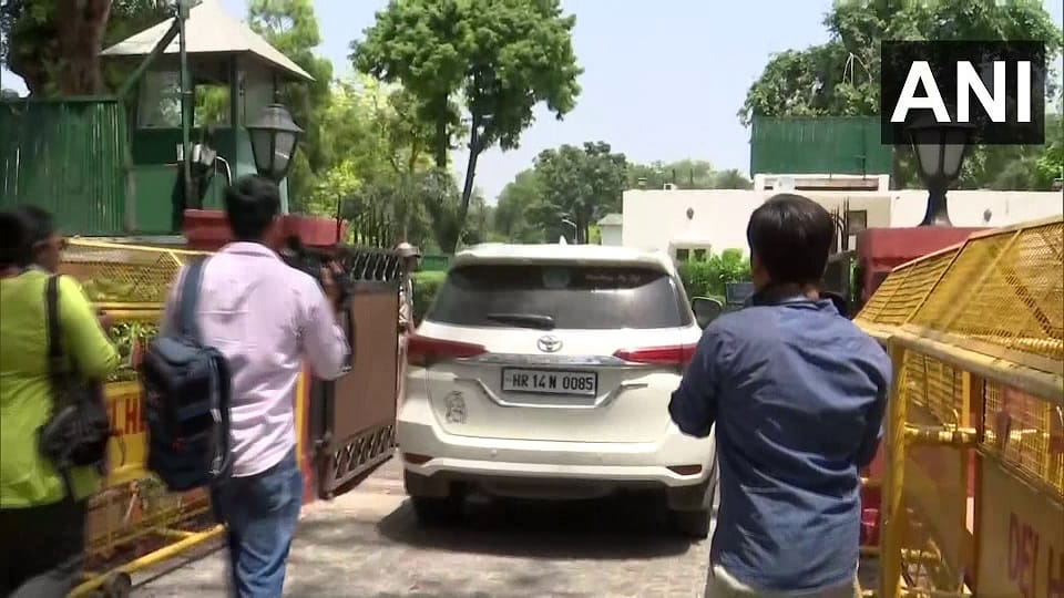Wrestler Protest News Live Bajrang Punia Sakhsi Malik Reach to Meet Anurag Thakur Know latest Update in Hindi