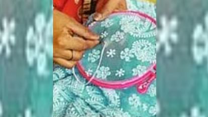 Condition of women who are doing chikankari.