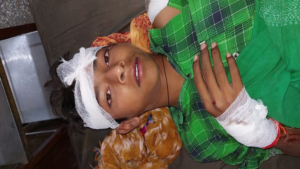 Tractor trolley returning after bathing in Ganga overturned one child died