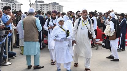 Haj yatra 2023: First batch of 630 Haj pilgrims leave for Saudi Arabia from Srinagar jammu kashmir