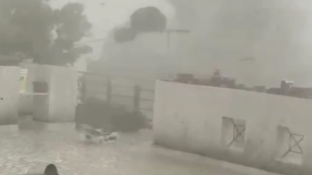 Jhunjhunu News Power supply stalled due to strong storm in many areas line poles and trees fell