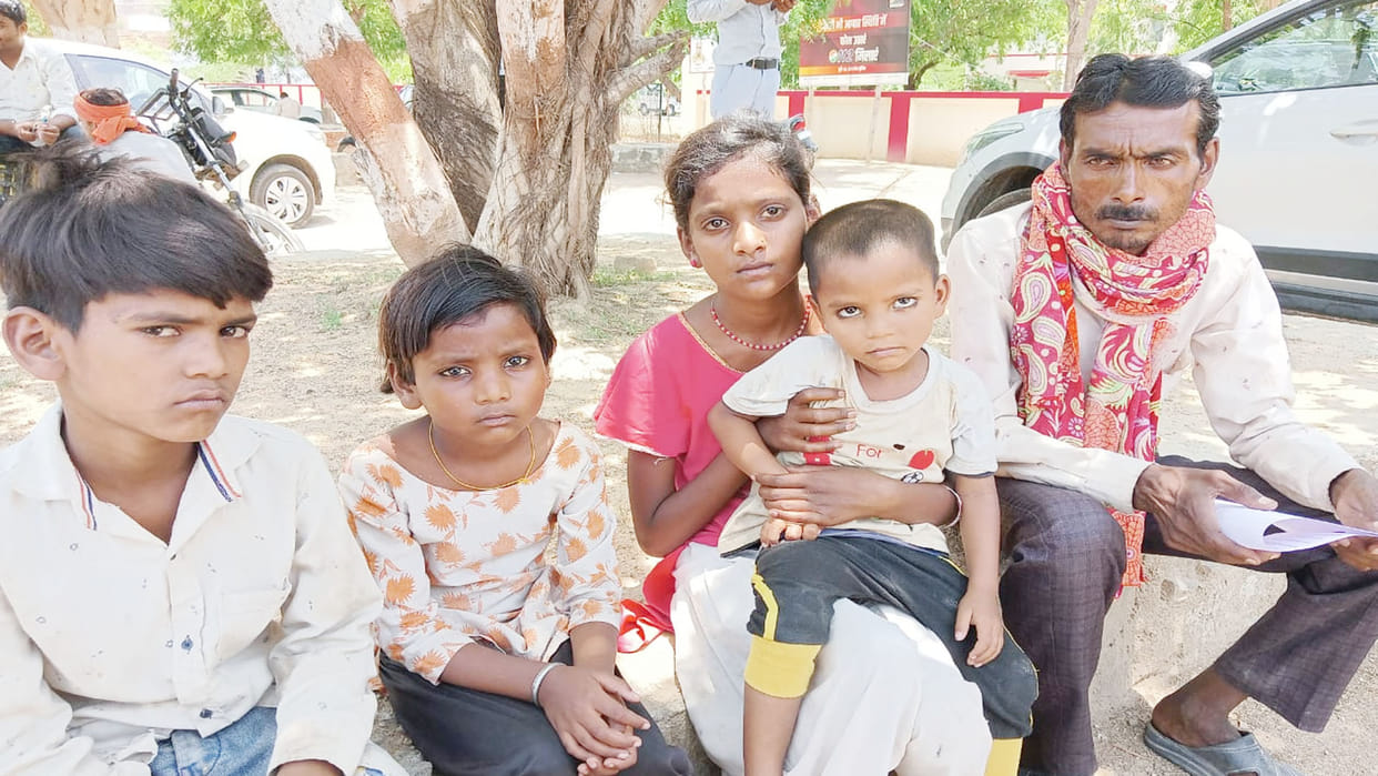 Mahoba: Mother eloped with her lover leaving behind four children