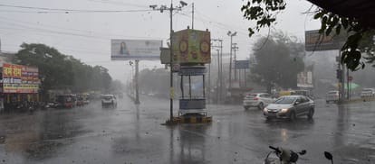 Kanpur Weather Update, Somewhere there is rain and hailstorm, somewhere there is bright sunshine