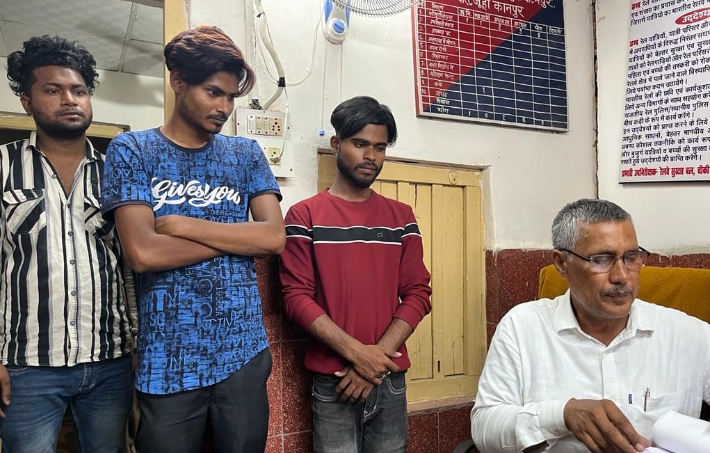 Teenager found with non-community youths, RPF caught all four at the station, accused of LOVE JIHAD