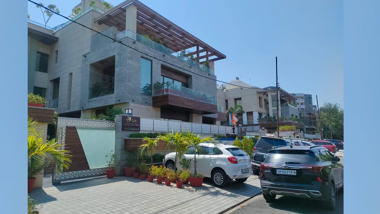 IT raided in many real estate companies office in corruption case.